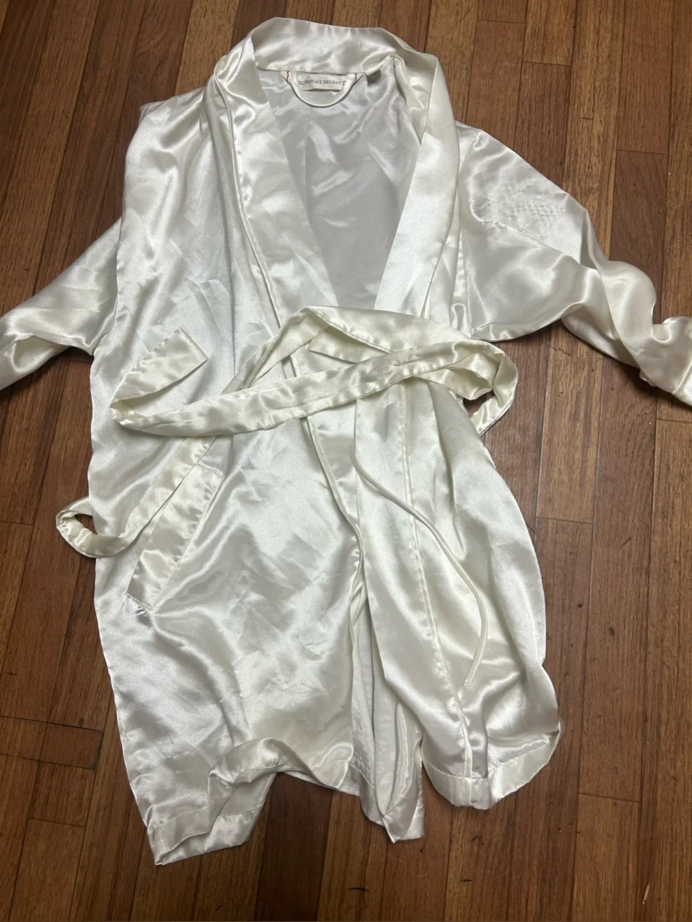 Victoria's Secret Satin Kimono Robe in Ivory
